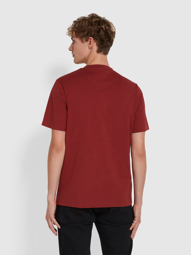 Danny Regular Fit Organic Cotton T-Shirt In Worn Red